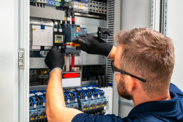 Professional Electrician in Center Hill, FL