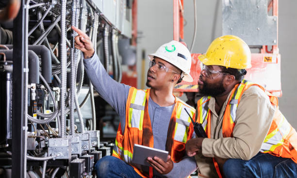 Best 24-Hour Electrician  in Center Hill, FL
